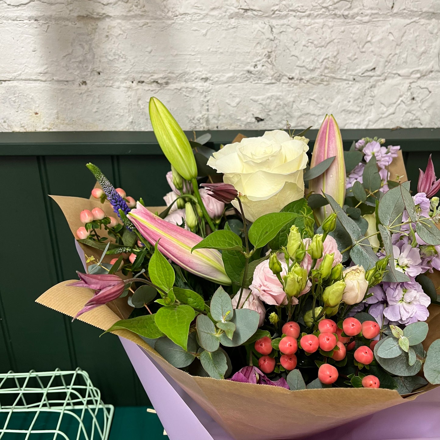 BE WILD- Fresh flowers, florist choice!